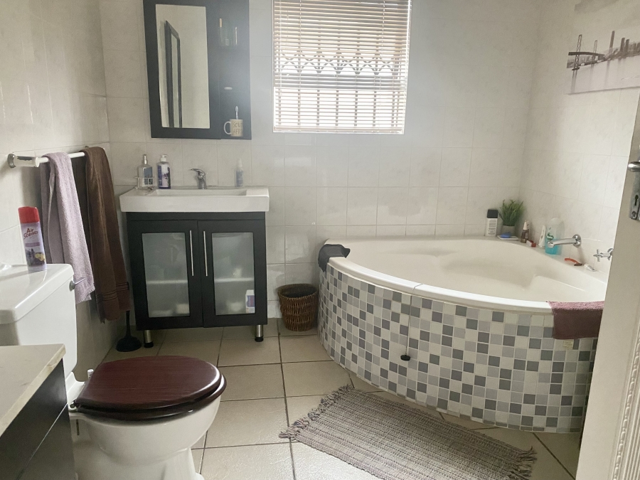 3 Bedroom Property for Sale in Sonstraal Heights Western Cape
